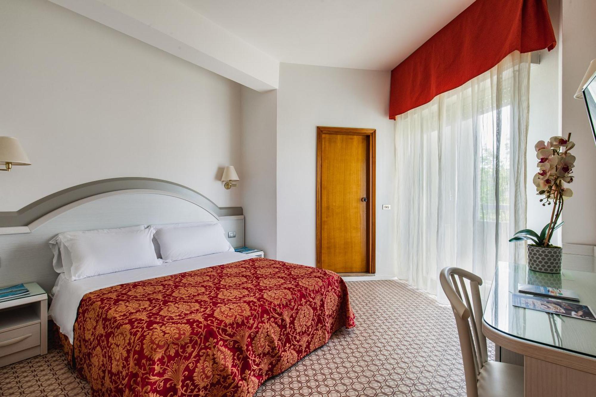 Hotel Caravelle تْشيزيناتيكو المظهر الخارجي الصورة