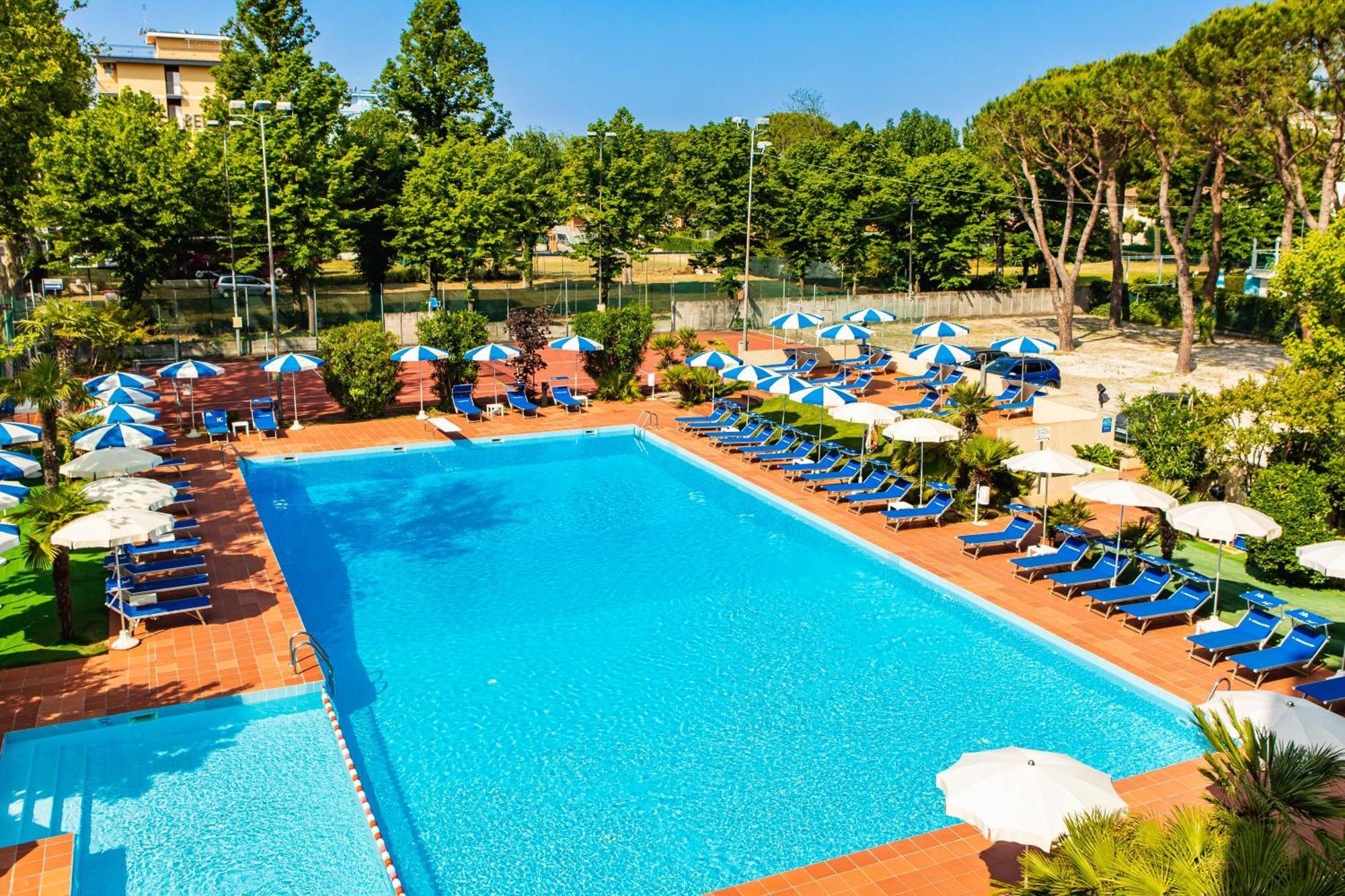 Hotel Caravelle تْشيزيناتيكو المظهر الخارجي الصورة