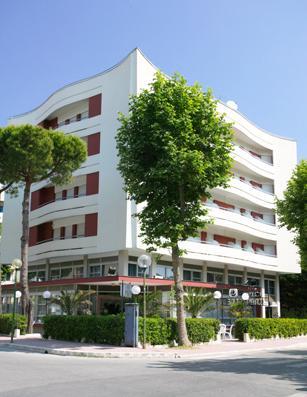 Hotel Caravelle تْشيزيناتيكو المظهر الخارجي الصورة