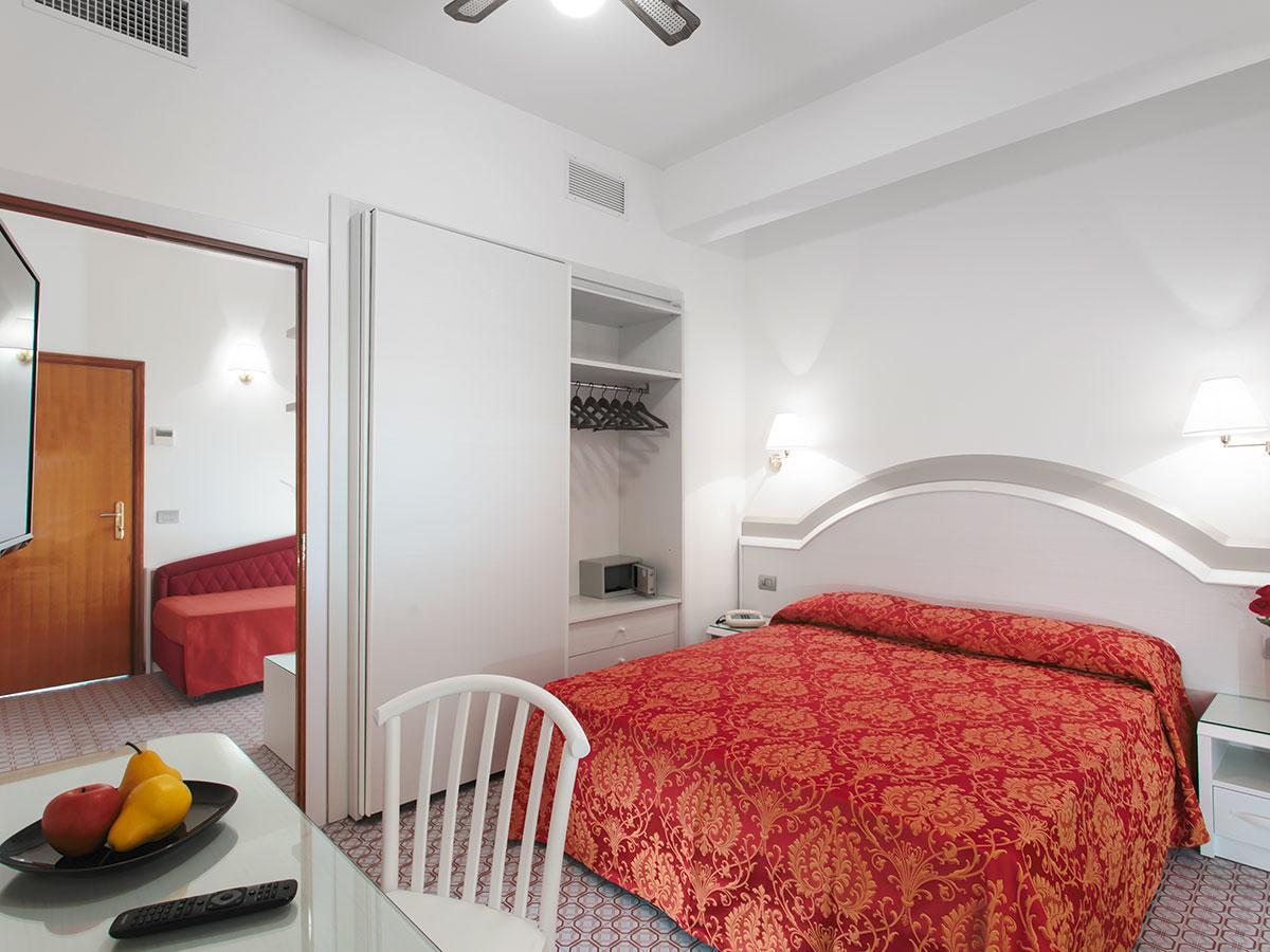 Hotel Caravelle تْشيزيناتيكو المظهر الخارجي الصورة