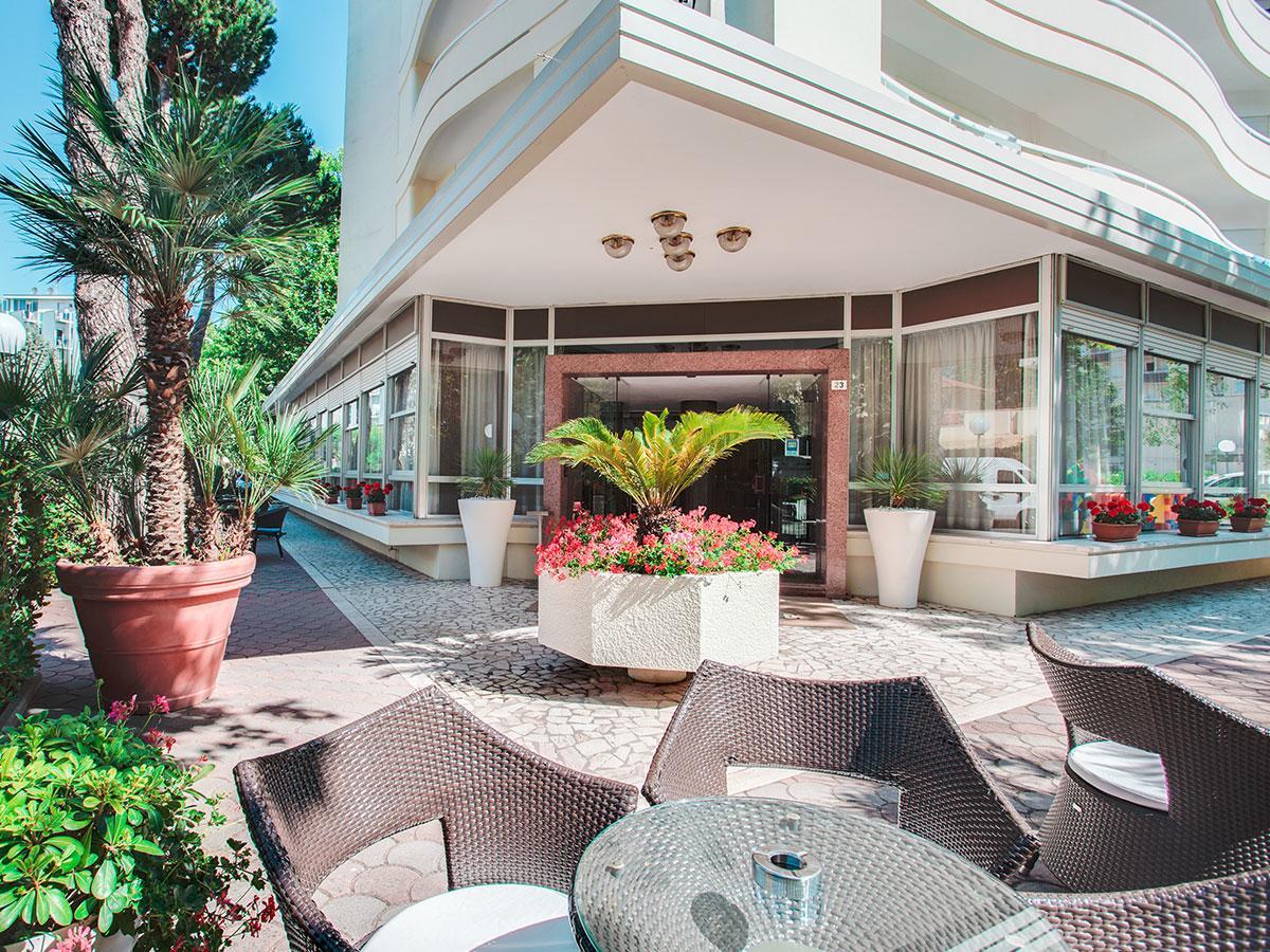 Hotel Caravelle تْشيزيناتيكو المظهر الخارجي الصورة