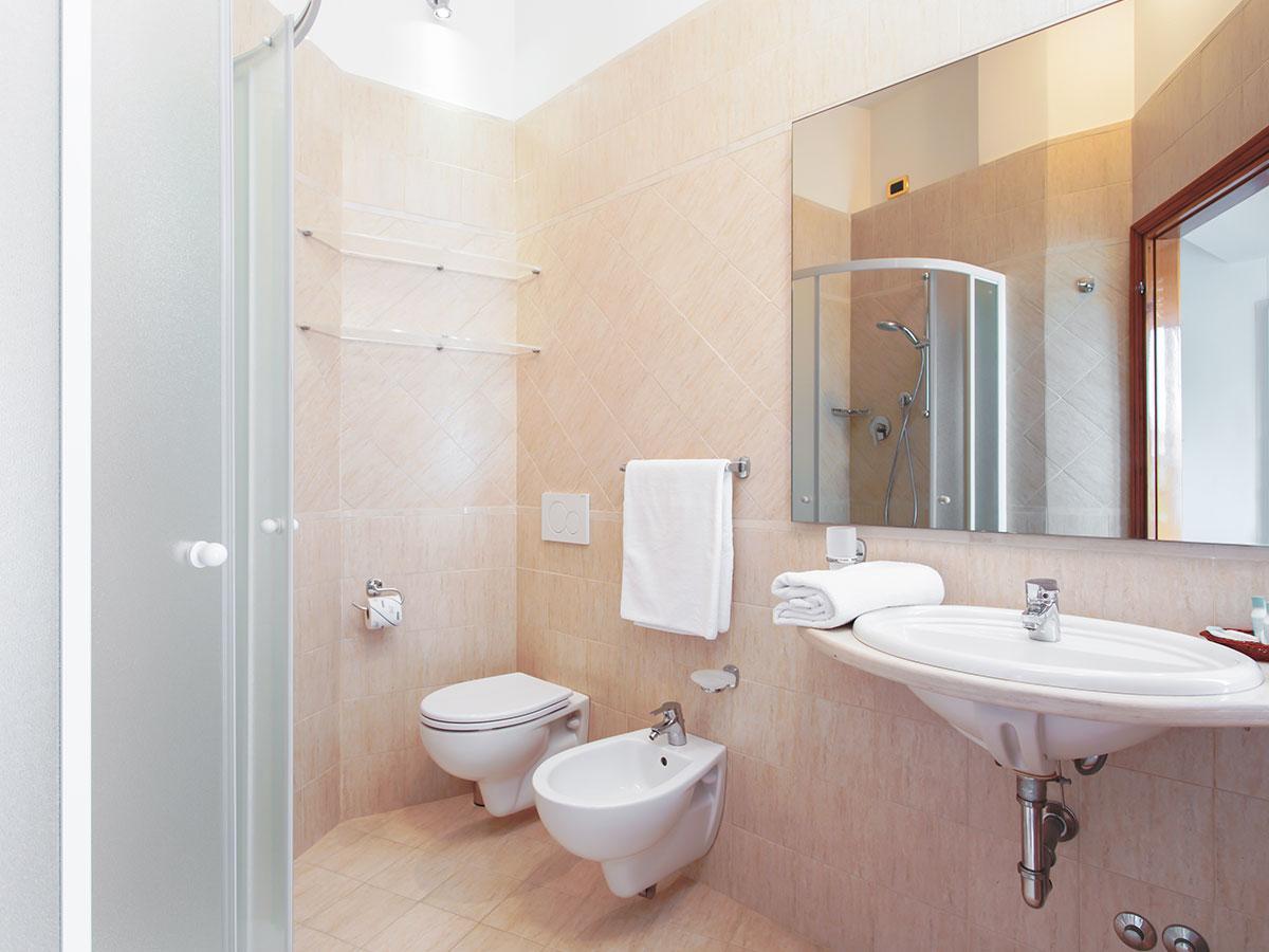 Hotel Caravelle تْشيزيناتيكو المظهر الخارجي الصورة