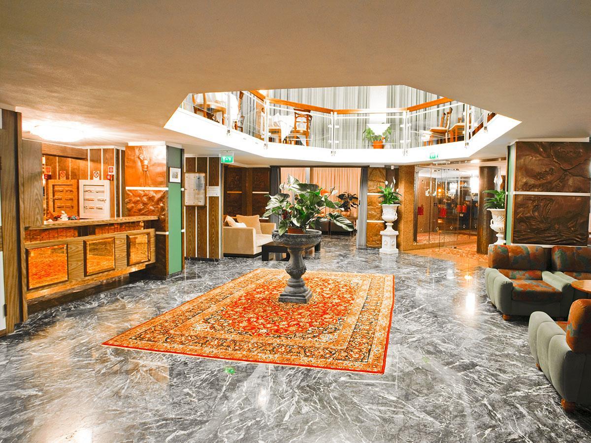 Hotel Caravelle تْشيزيناتيكو المظهر الخارجي الصورة